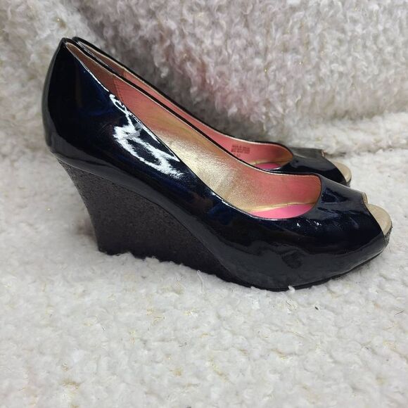 Lilly Pulitzer Black Patent Leather Resort Chic Glitter Wedge sz 7‎ - Picture 1 of 12